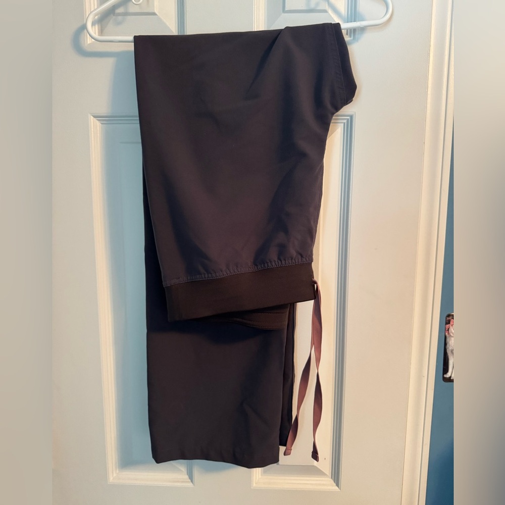 Figs Livingston Pants in Charcoal